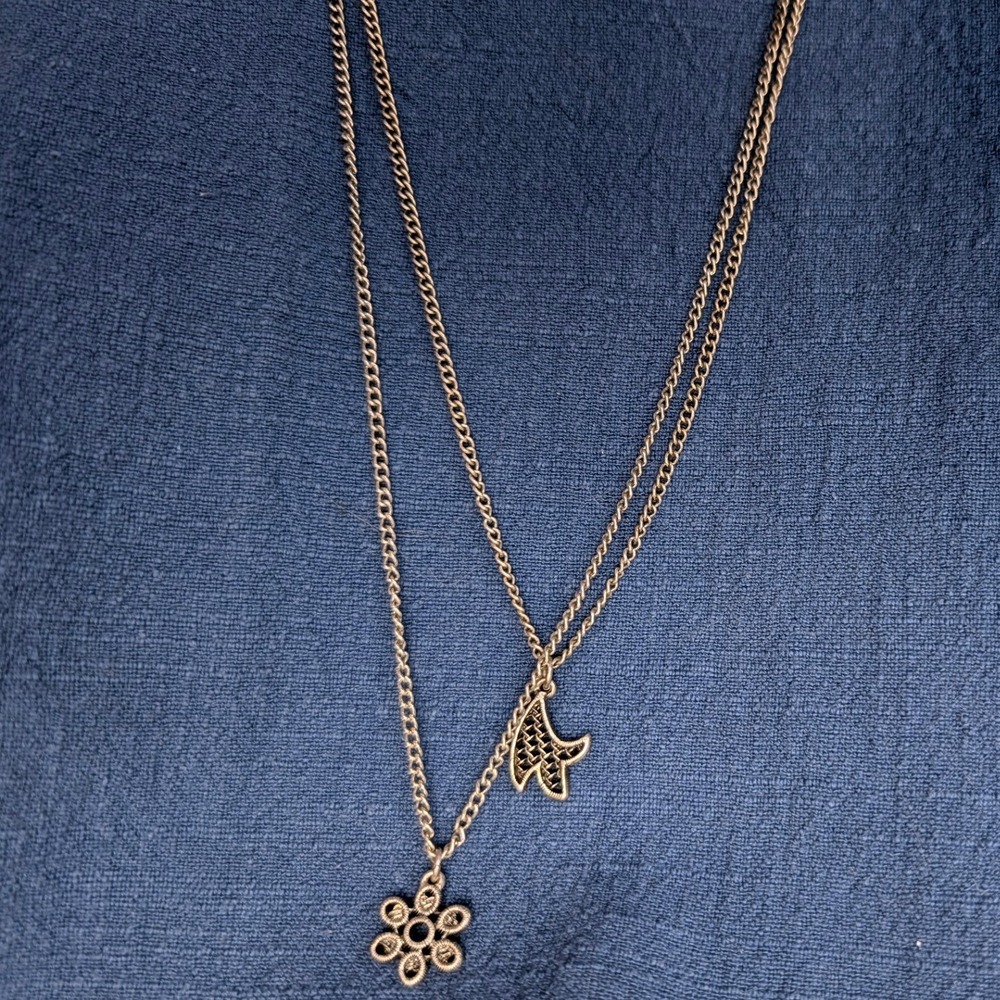 Nine West Vintage America Double Strand Necklace Silver Tone Flower‎ Charm 20in